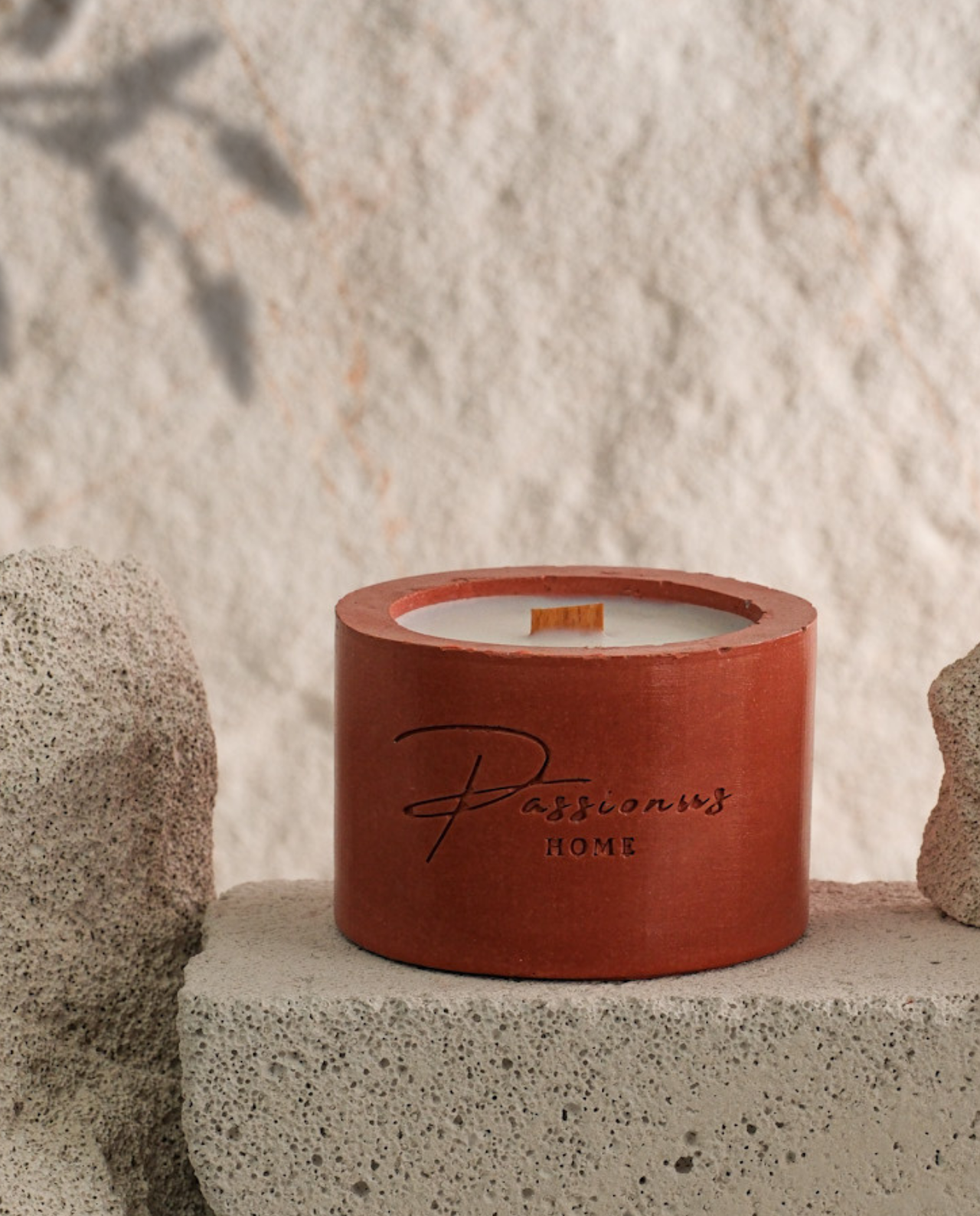 kırmızı beton kokulu mum silindir anele