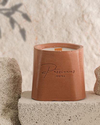 kahverengi beton kokulu mum geniş yüzey alarga