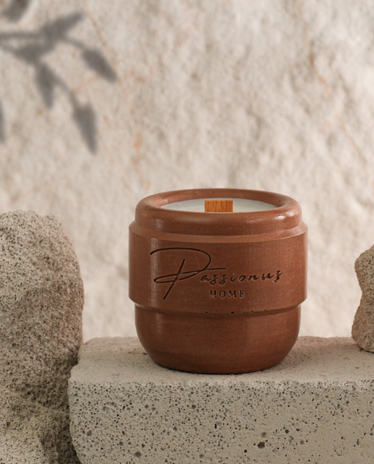 kahverengi beton kokulu mum kemerli alesta